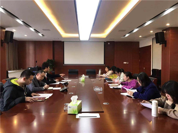 市古鎮(zhèn)公司掀起學(xué)習(xí)黃群、宋月才等四名同志先進(jìn)事跡的熱潮