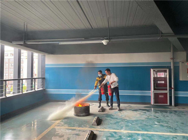 市古鎮(zhèn)印象公司聯(lián)合昌江消防救援大隊組織開展消防演練培訓