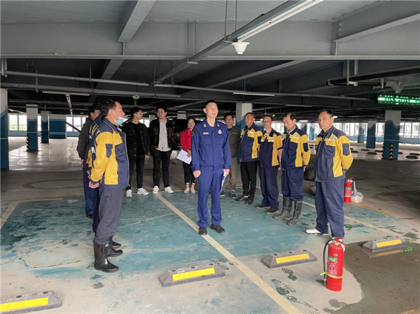 市古鎮(zhèn)印象公司聯(lián)合昌江消防救援大隊組織開展消防演練培訓