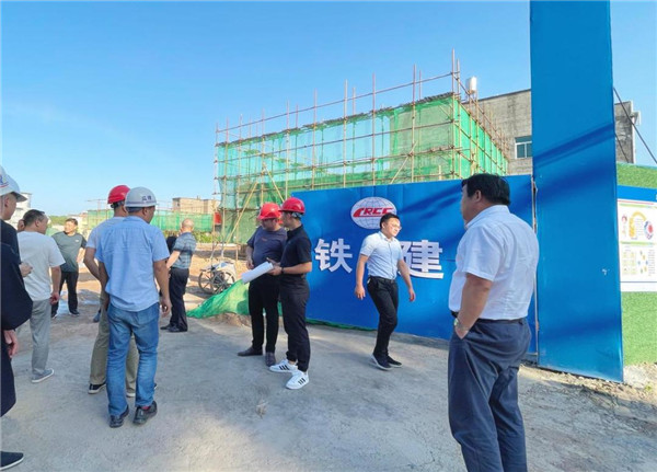 徐耀純調研市中心城區(qū)智慧停車場項目
