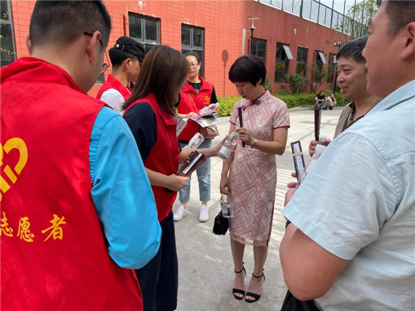 御窯景巷黨支部開展助力高考，為夢想護航活動