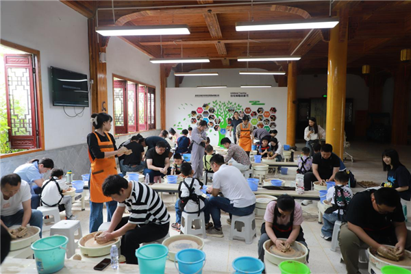 市古鎮(zhèn)投資公司工會開展“童心未泯，與你同行”六一兒童節(jié)親子活動