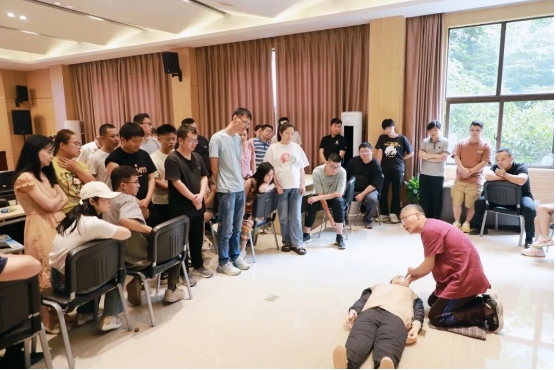 守護(hù)生命，“救”在身邊|市古鎮(zhèn)投資公司工會(huì)開(kāi)展急救知識(shí)培訓(xùn)活動(dòng)