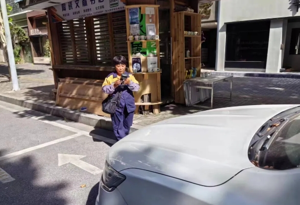 不懼高溫 “熱”力十足！致敬高溫下堅守崗位的古鎮(zhèn)工作者（一）