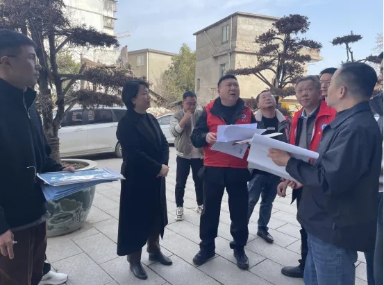 市古鎮(zhèn)投資公司現(xiàn)場聯(lián)動辦公，解決項(xiàng)目辦證難題